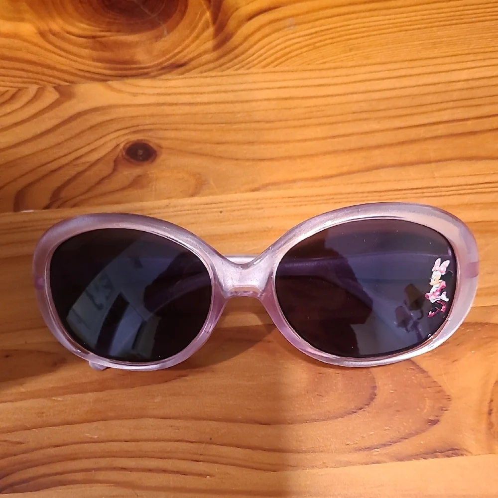 Playful Pink Oval Sunglasses With Minnie Mouse Detail